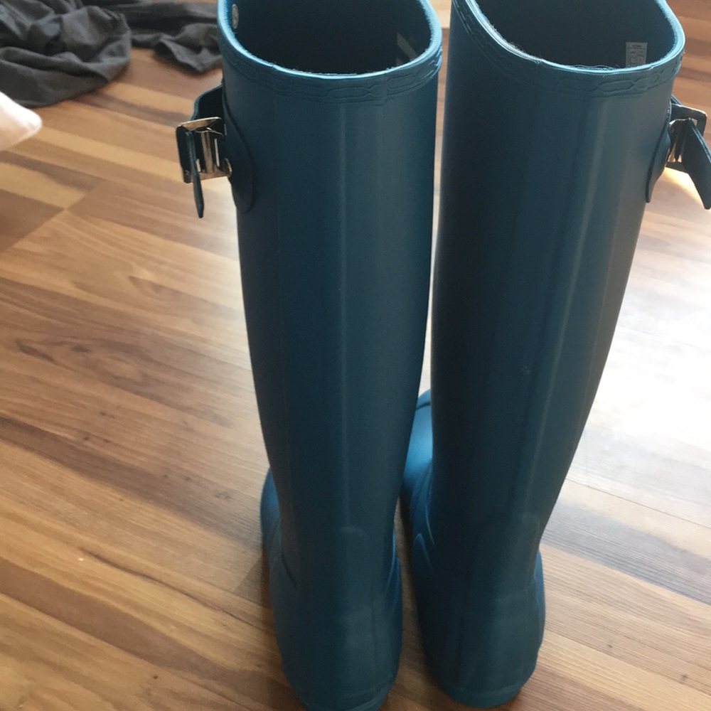 Boots - Picture 3 of 8